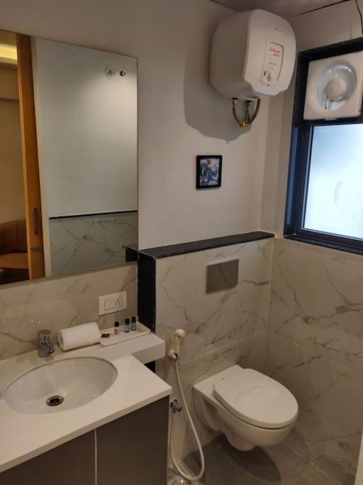 Lovely 1-bedroom With Small Kitchen And Pool Jaipur