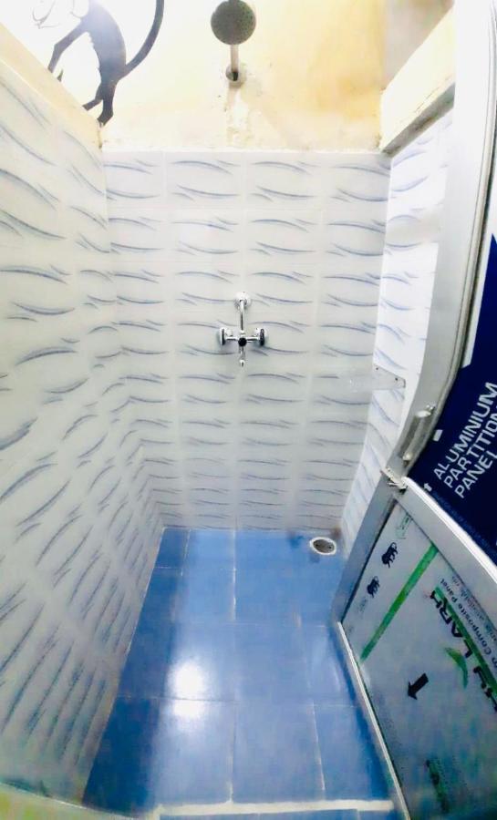 Housetel Hostel *