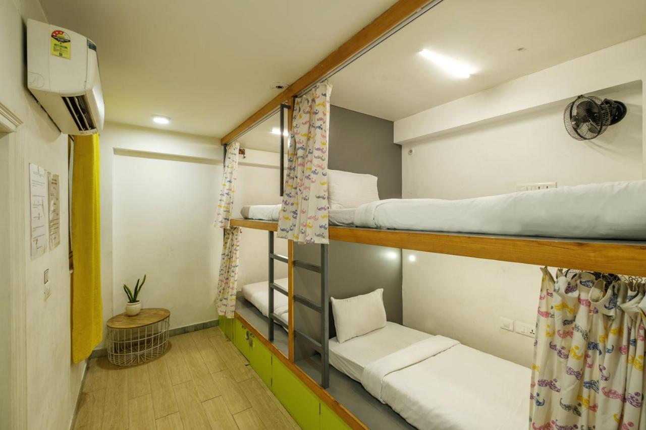 Moustache Hostel, *