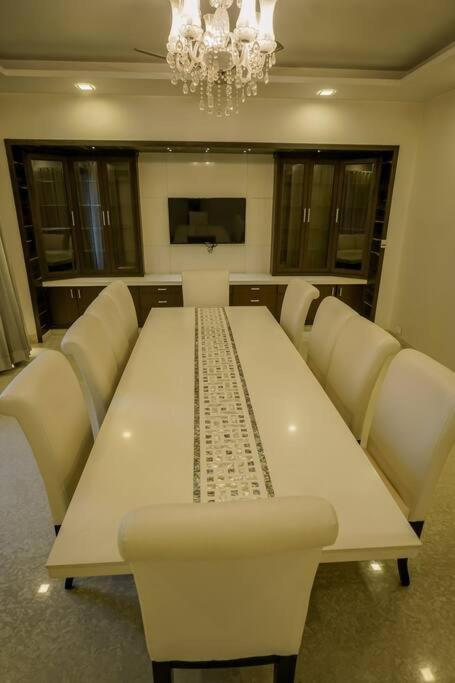 Amayra The Luxury Farm Villa