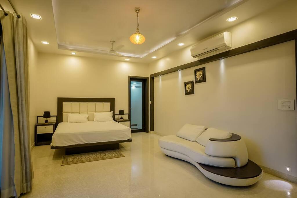 Amayra The Luxury Farm Villa Jaipur
