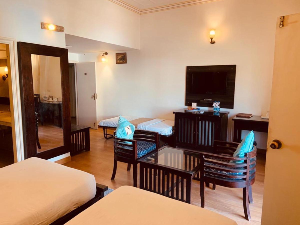 Hotel Glitz 3*