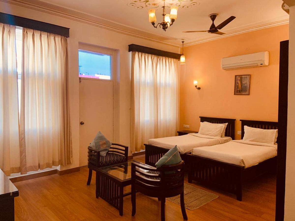Glitz Hotel Jaipur