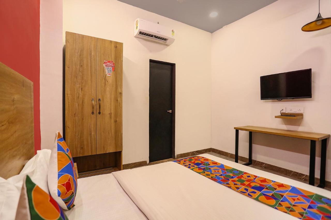 Hotel Fabhotel Grand Capitol 3*