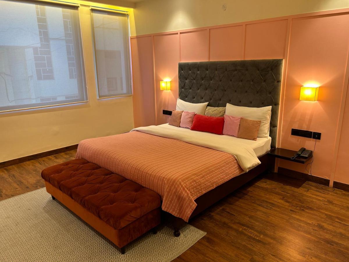 The Gulmohar Mansion - Boutique In Hotel