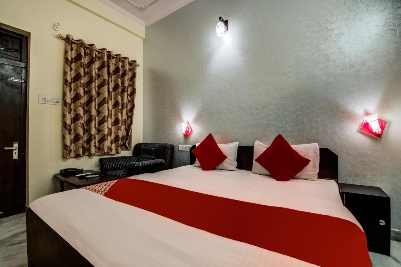 Oyo Malhotra Hotel 3*