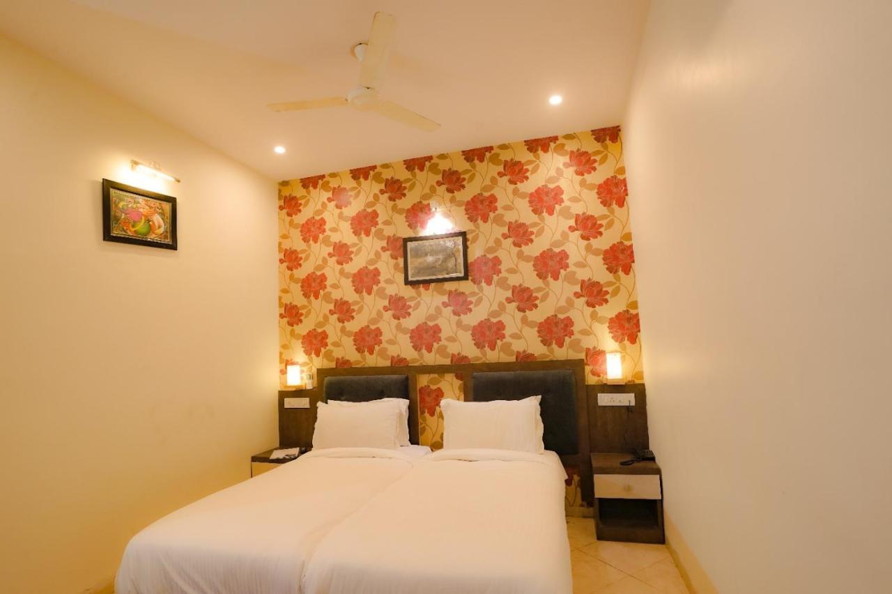 Resort Royal Ocean Jaipur