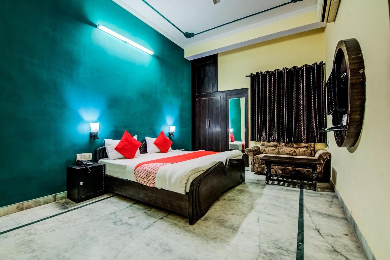 Oyo Malhotra Jaipur