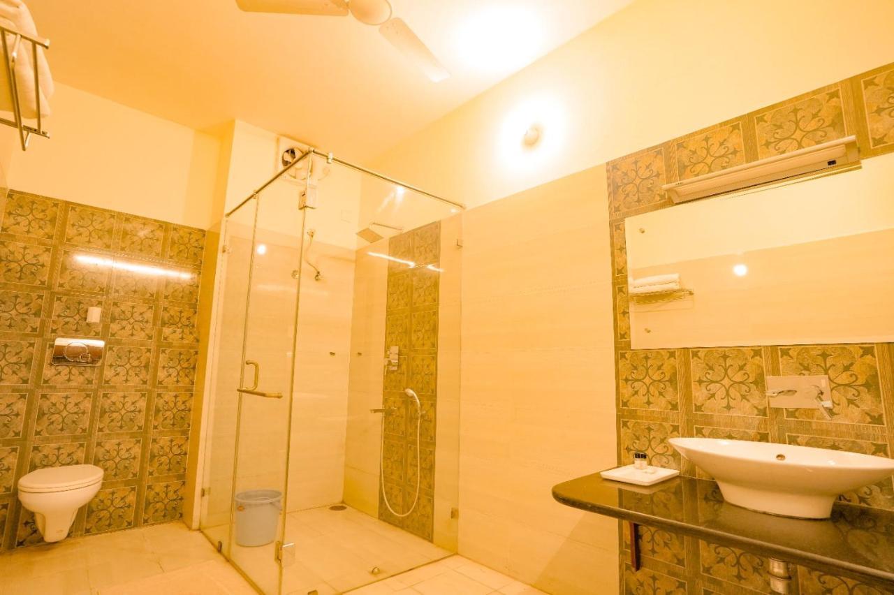 Royal Ocean Resort *