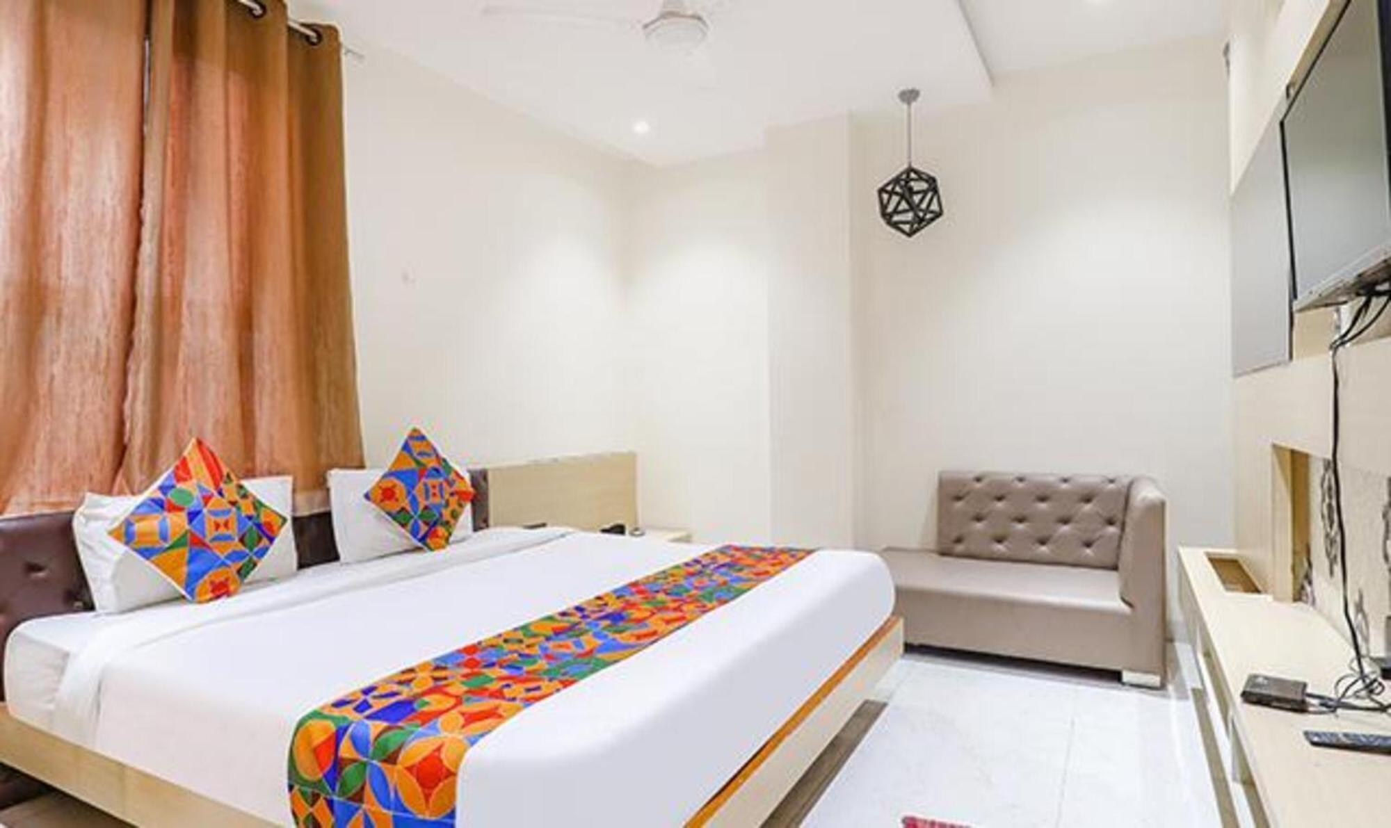 Hotel Fabhotel Grand Capitol 3*