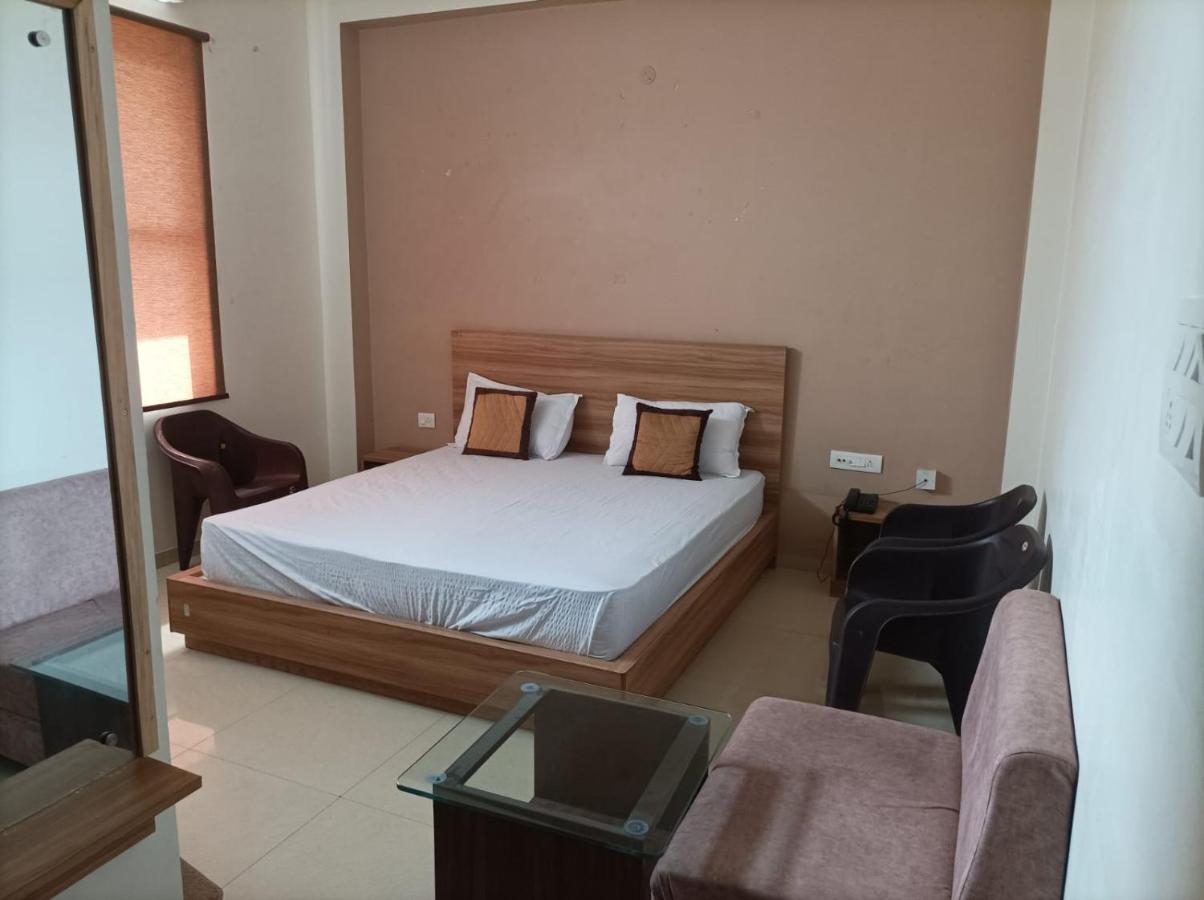 Oxus Hotel