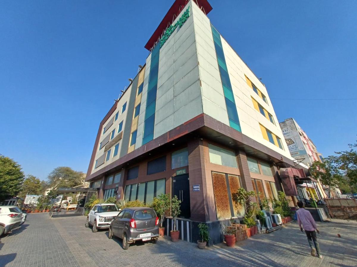 Broadway Hotel 3*