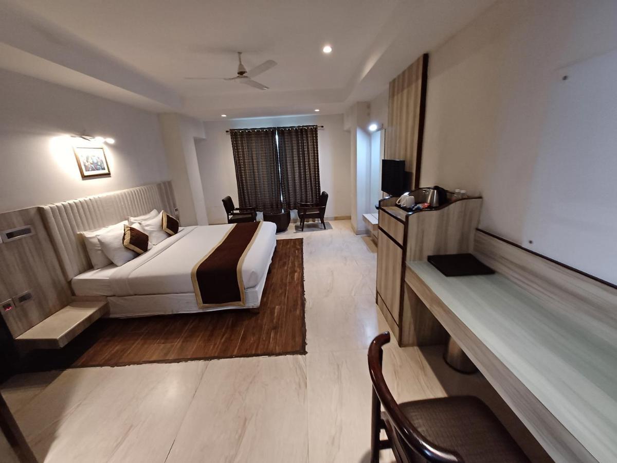 Broadway Hotel 3*