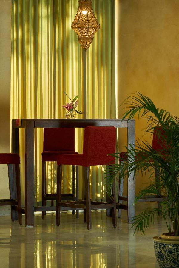 Rose Amer 5* Jaipur