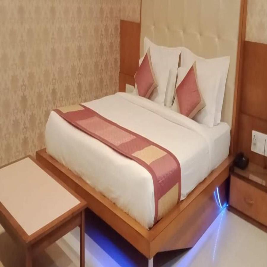 Hotel The Omaira 3*