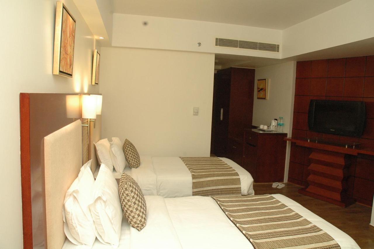 Sarovar Portico 4*