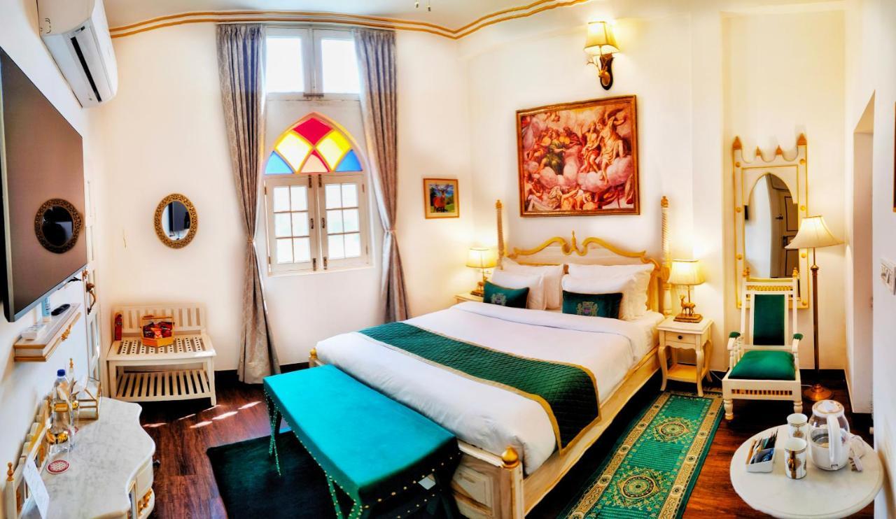 Hotel The Royal Hermitage - Luxury Boutique