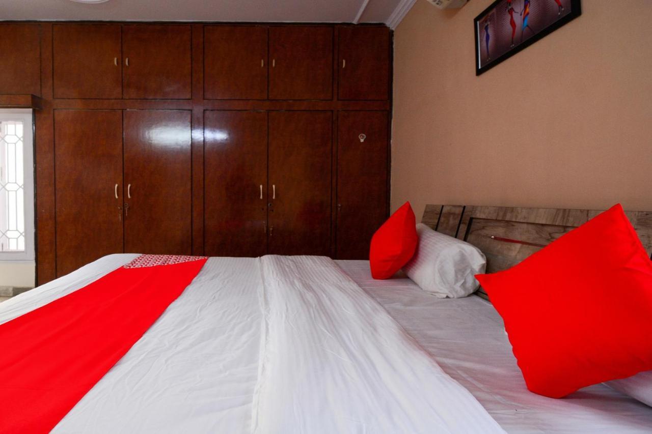 Oyo Pink Hotel