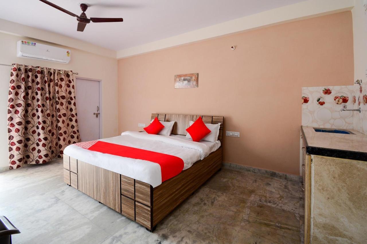 Oyo Pink Hotel 3*