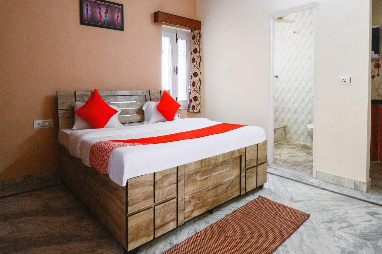 Hotel Oyo Pink 3*