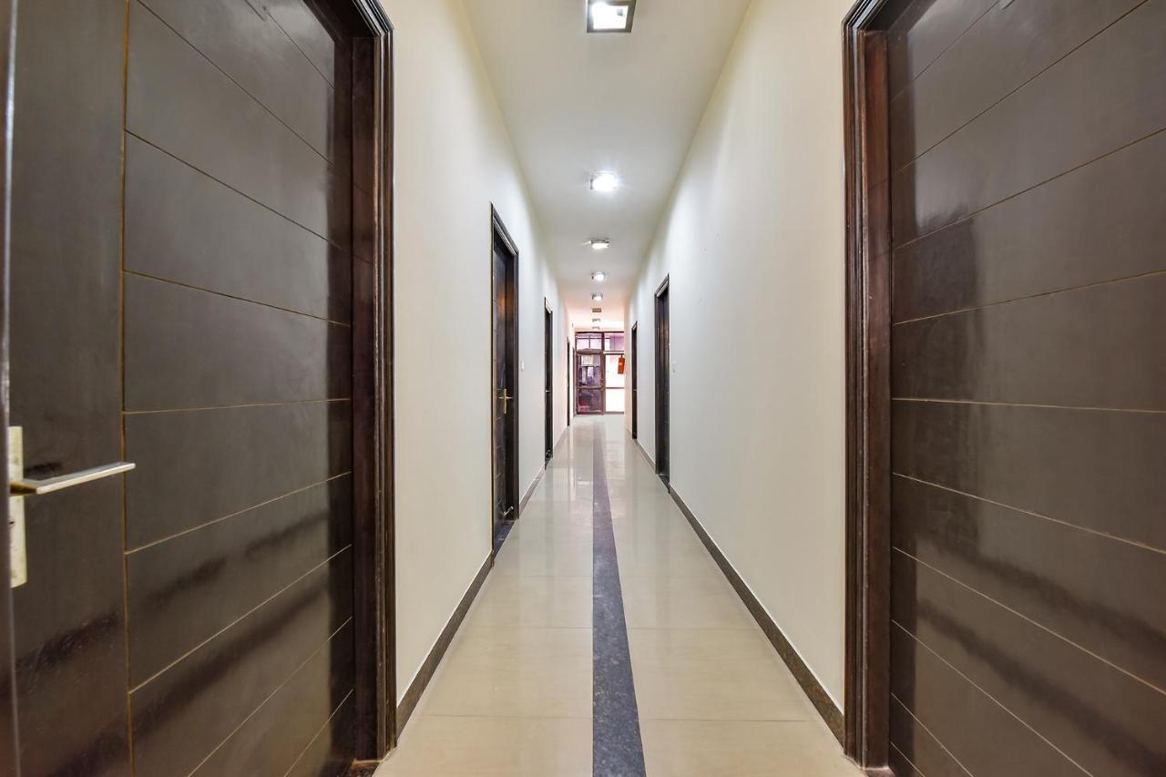 Hotel Fabhotel Rushank Residency 3*