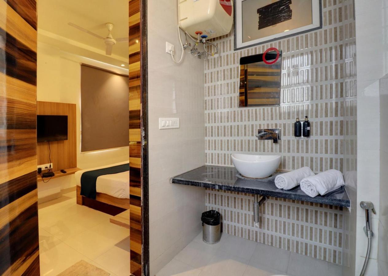 Hotel Mystic