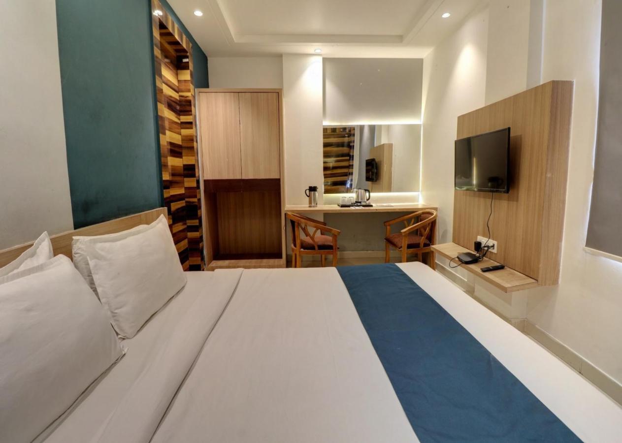 Hotel Mystic