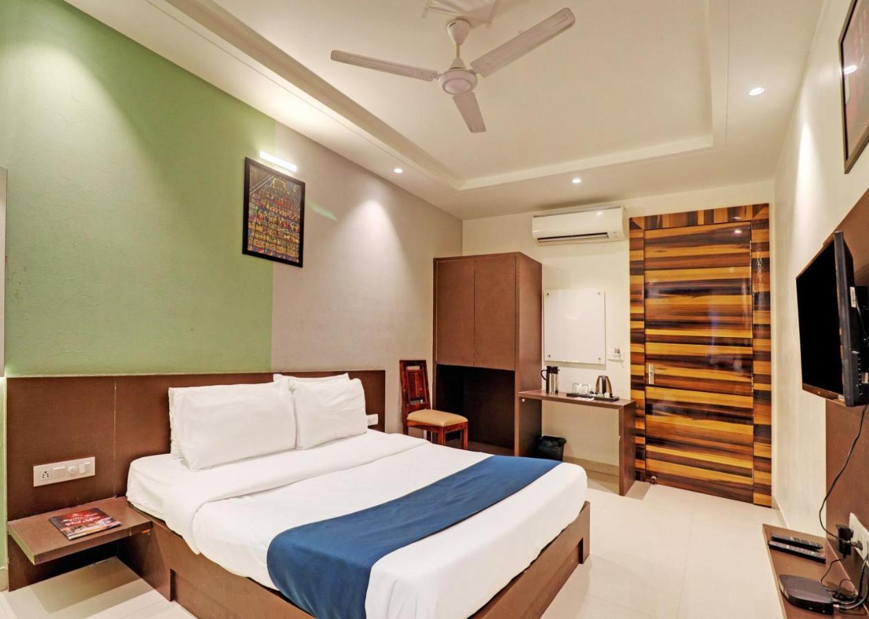 Hotel Mystic