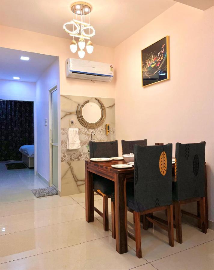 Airport Bliss Apartment+balcony & Netflix + Prime Jaipur