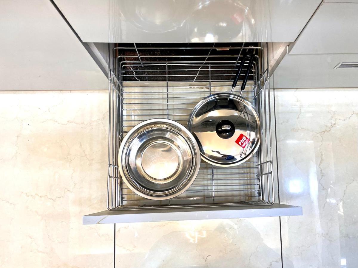 Airport Bliss Apartment+balcony & Netflix + Prime Jaipur