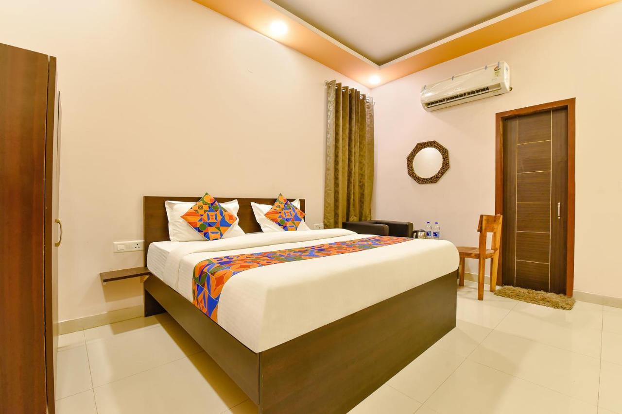 Fabhotel Sarvika Hotel
