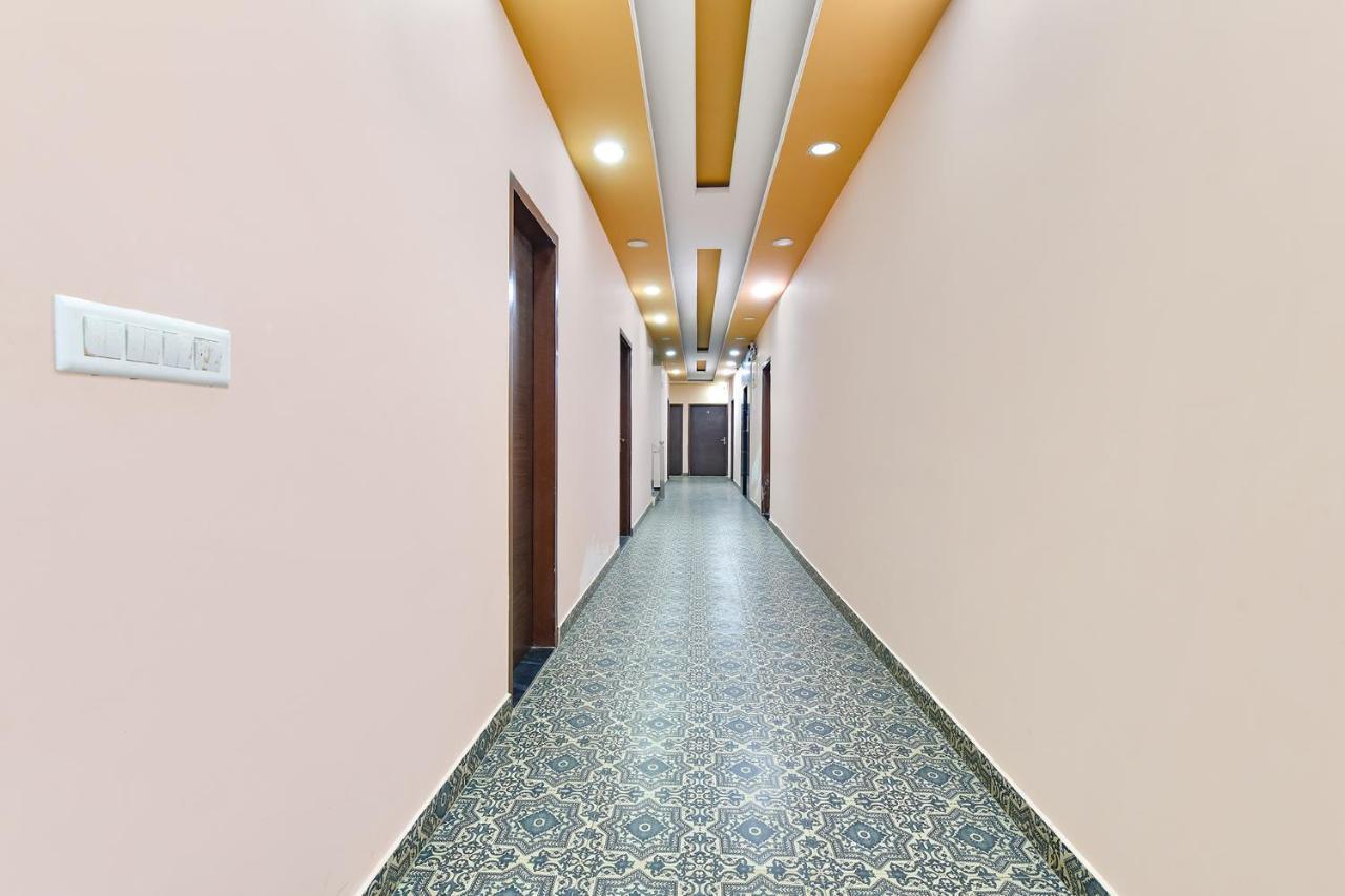 Fabhotel Sarvika Hotel