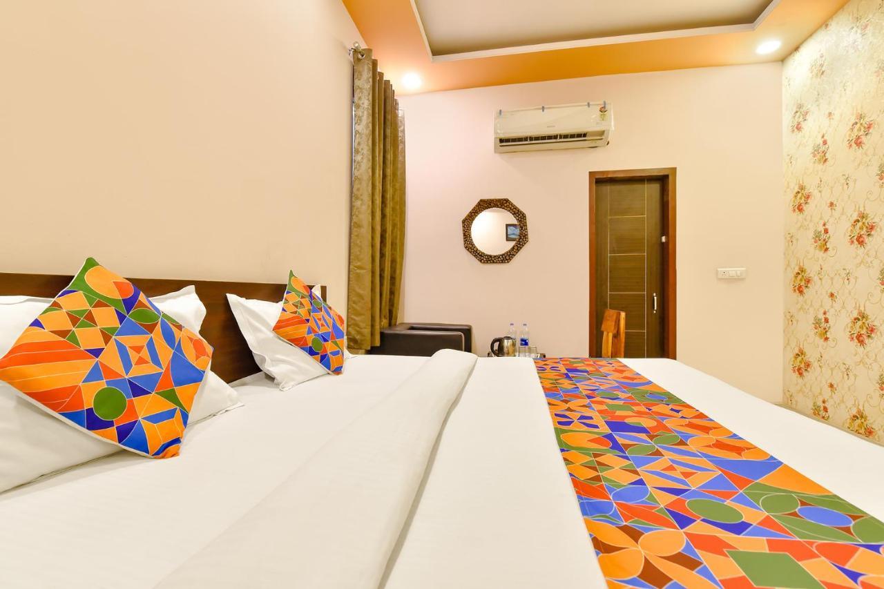 Hotel Fabhotel Sarvika