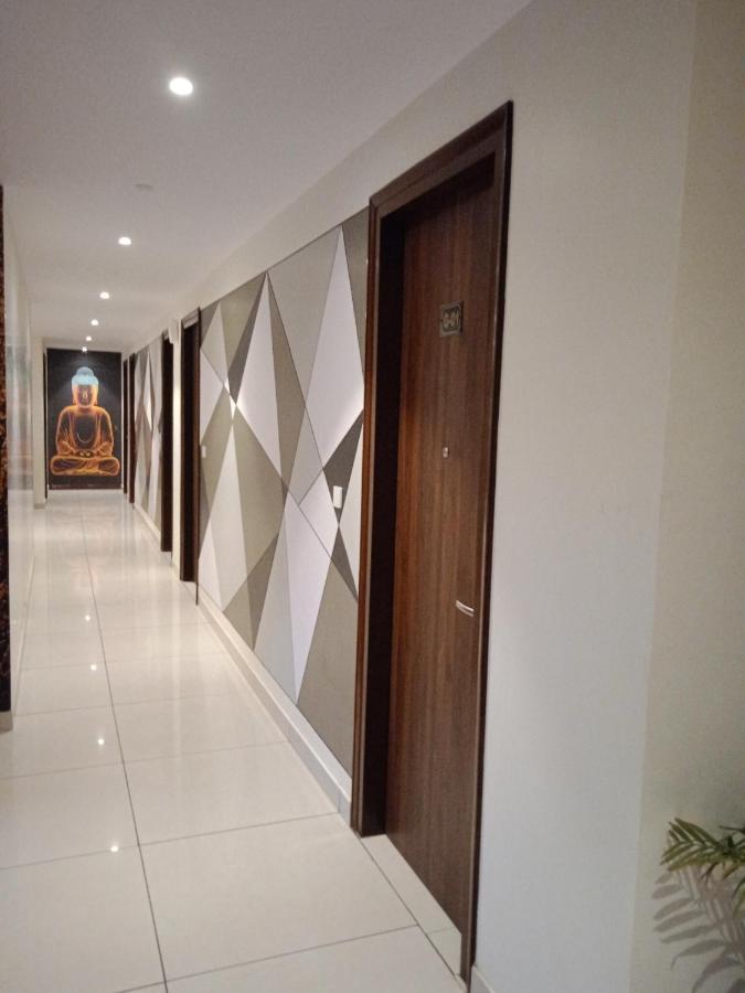Apartment Rajlaxmi *