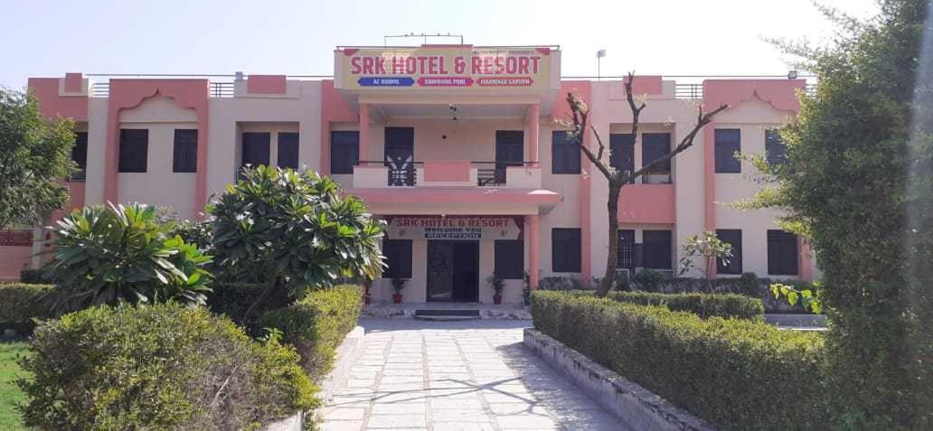 Oyo Srk & Jaipur