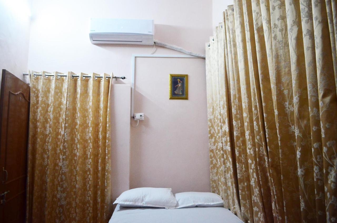 Budget At Banipark Llp Bed & Breakfast *