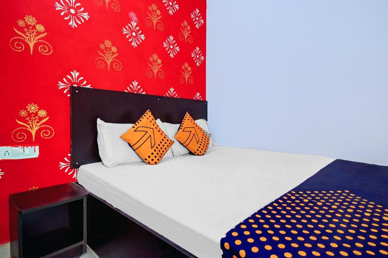 Oyo Flagship 81000 Shanti Palace Hotel 2*