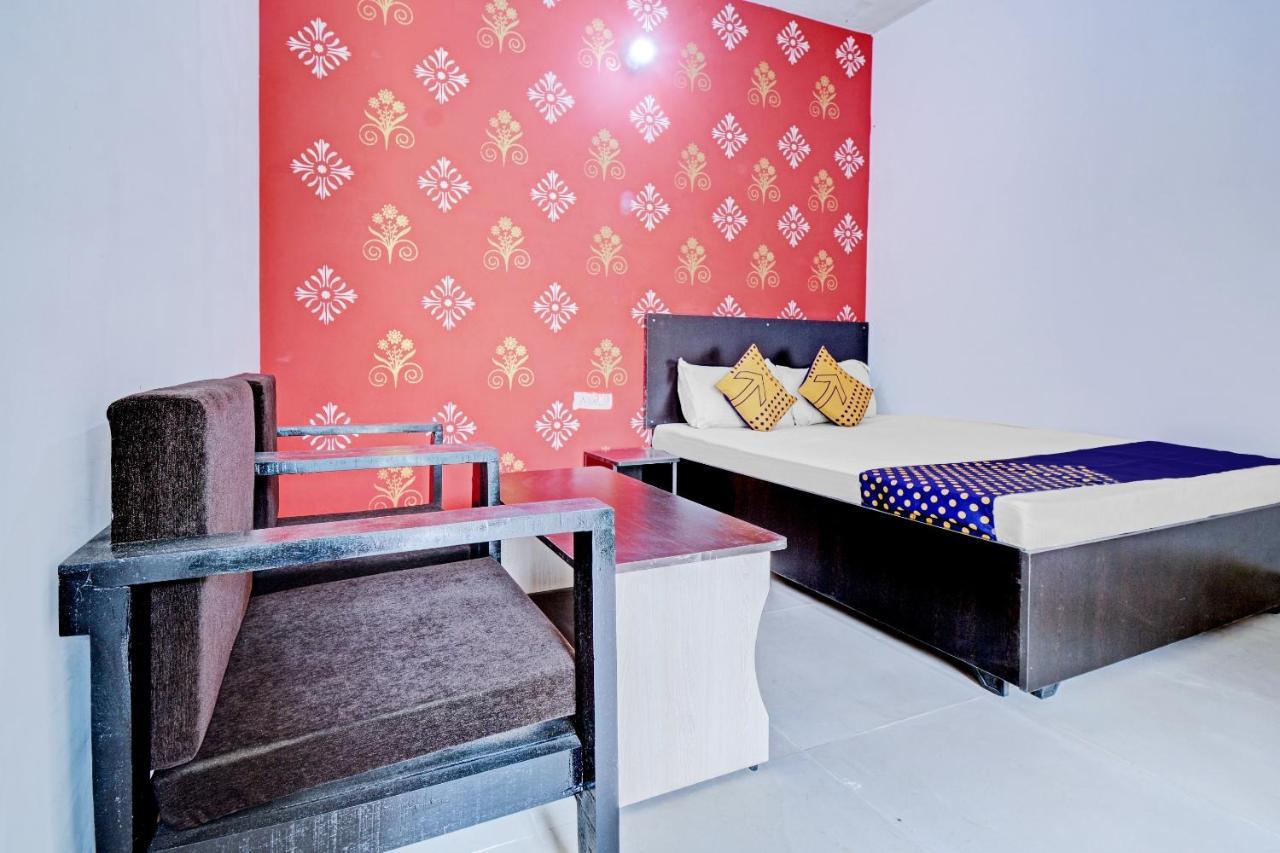 Oyo Flagship 81000 Shanti Palace