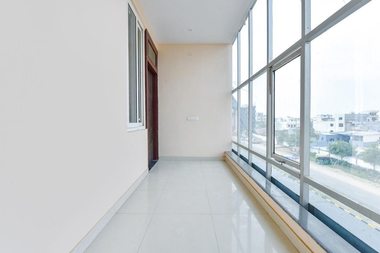 Fabhotel Sarvika 3*