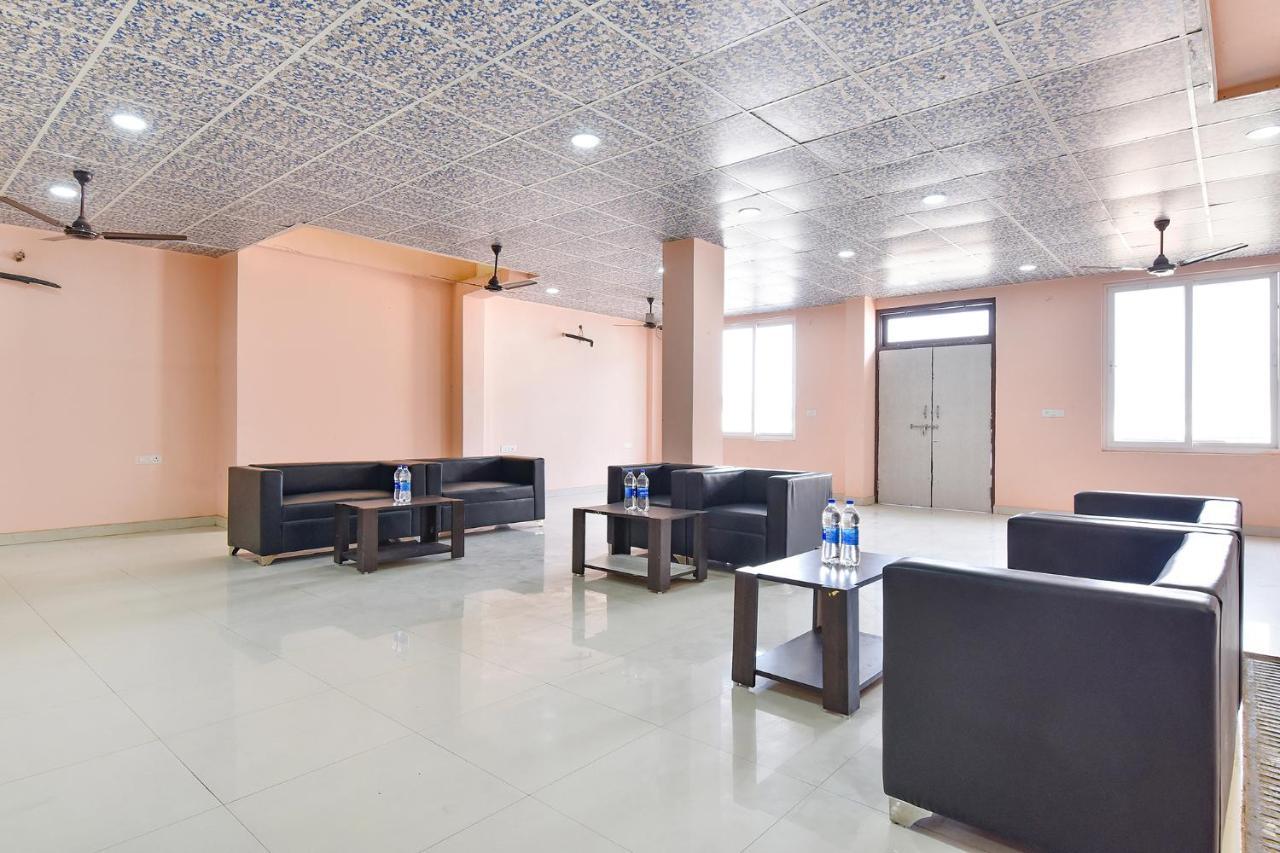 Hotel Fabhotel Sarvika Jaipur