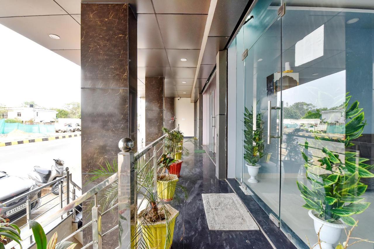 Fabhotel Sarvika Hotel