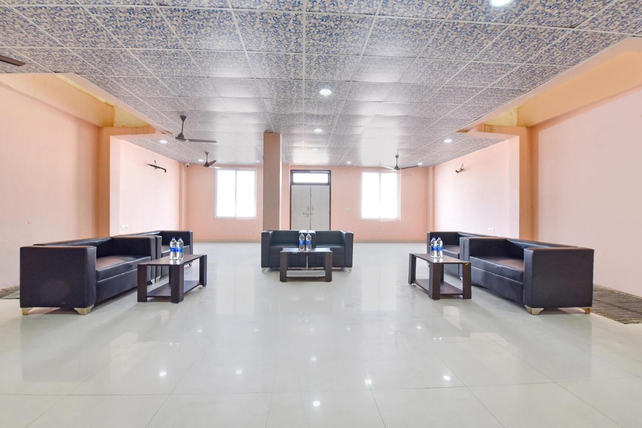 Fabhotel Sarvika