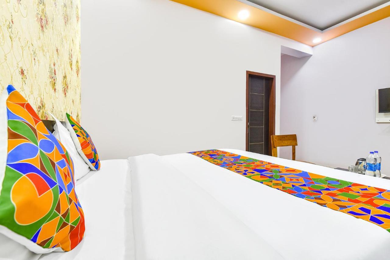 Hotel Fabhotel Sarvika
