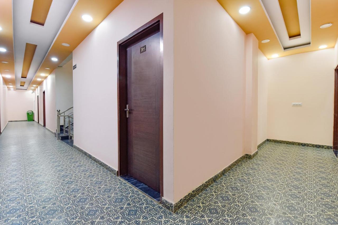 Fabhotel Sarvika Hotel