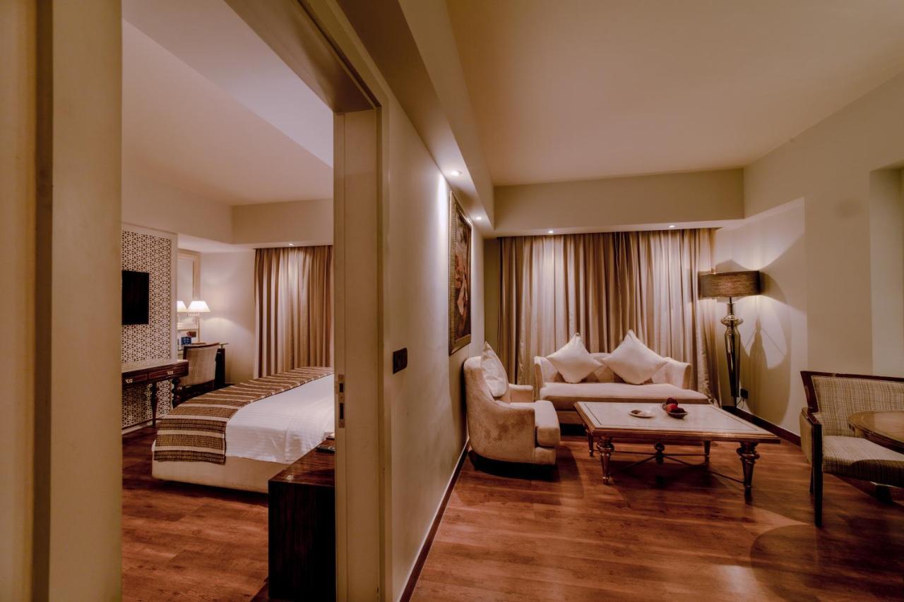 Sarovar Portico