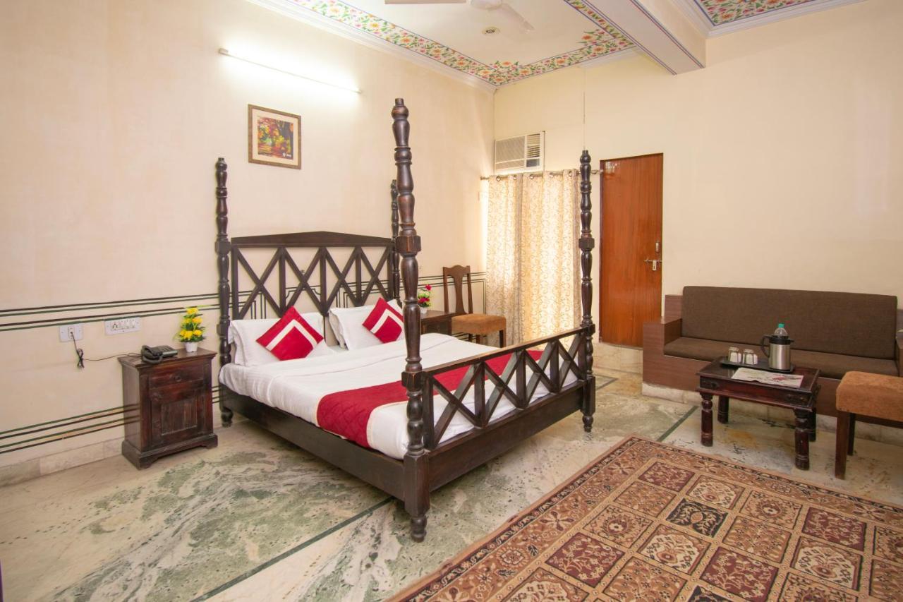 Hotel Raghuraj Palace