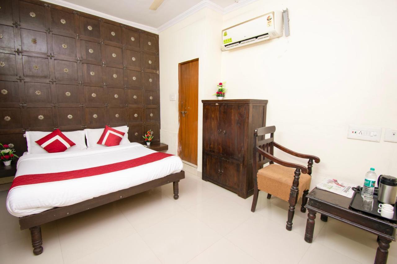 Raghuraj Palace Hotel 3*