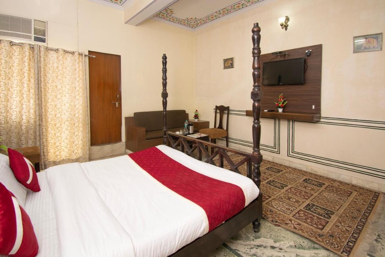 Hotel Raghuraj Palace 3*