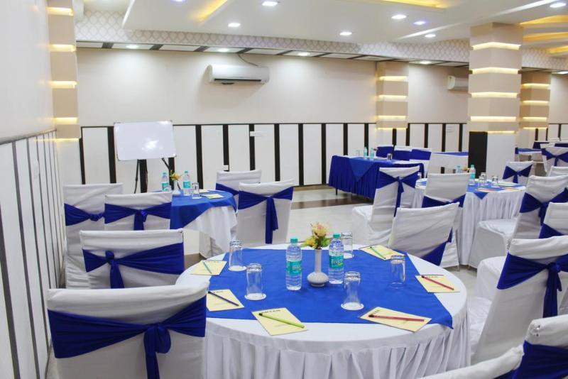 O Rk Palace Hotel 3*