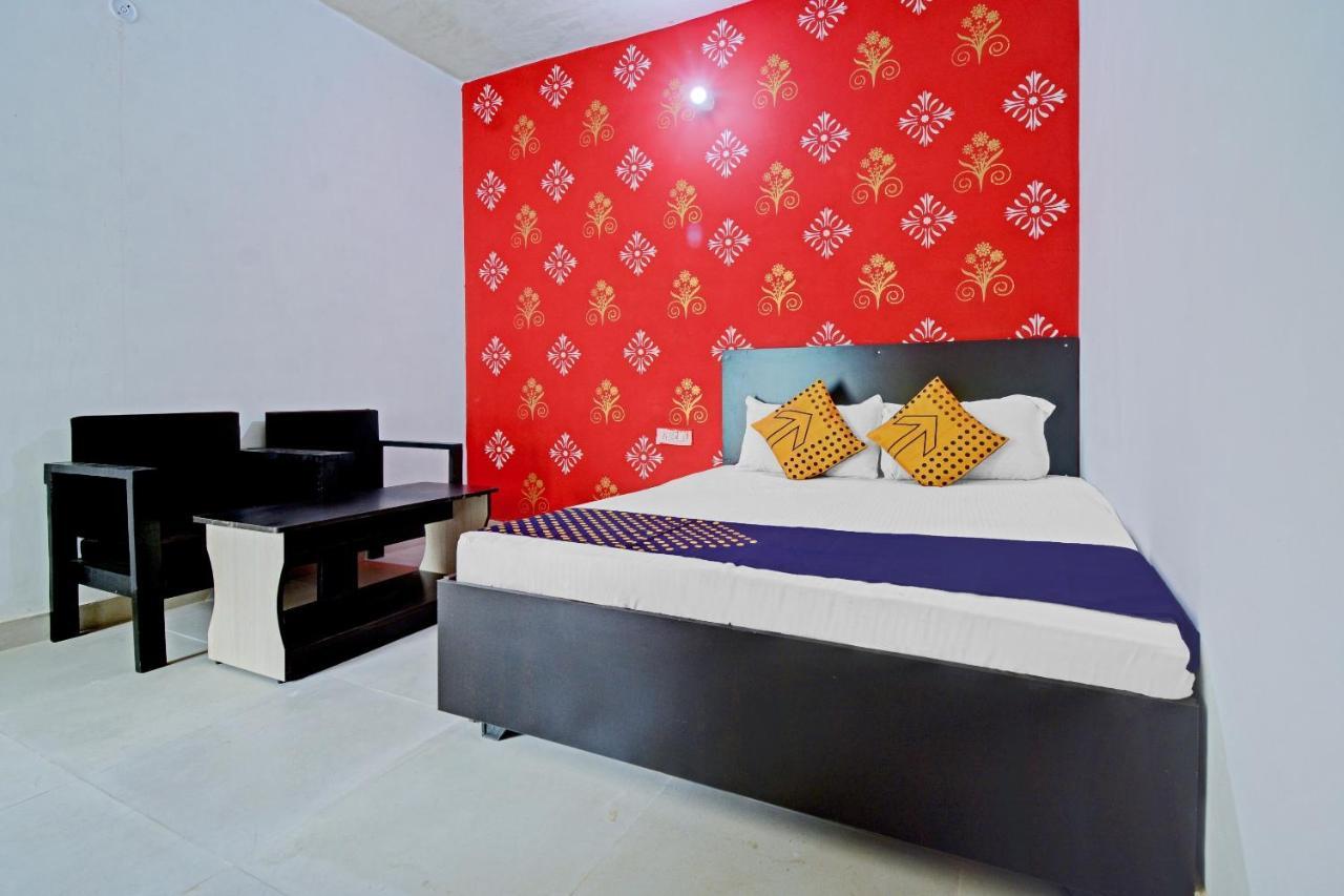 Oyo Flagship 81000 Shanti Palace Hotel 2*